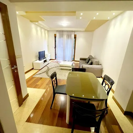شقة Central Apartment بودغوريتْسا