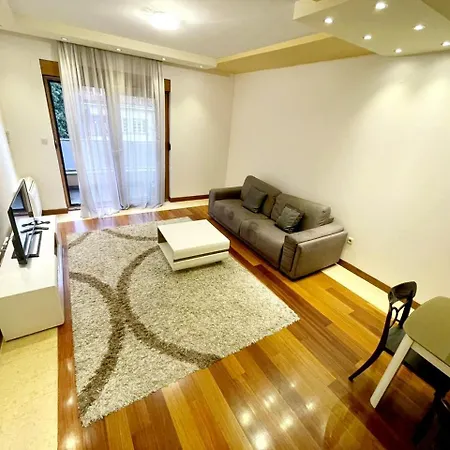 Central Apartment *