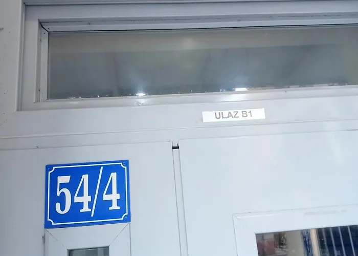 דירה Central Apartment *